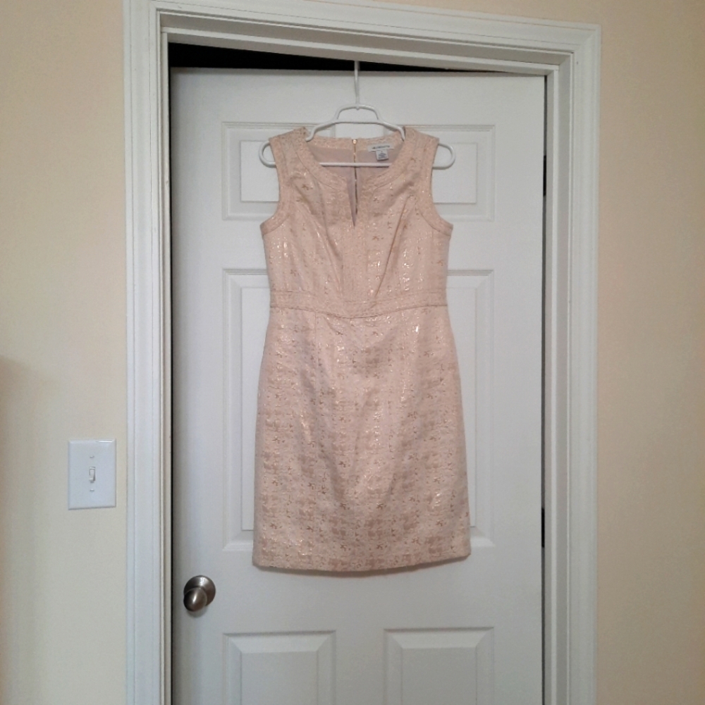 Liz Claborne Size 6 Sheath Gold Cream Sleeveless Zip Up V- Neck Dress